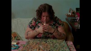 Ella Smith in una scena di Ray & Liz di Richard Billingham.