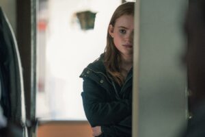 Sadie Sink in una scena di The Whale di Darren Aronofski.