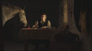 Colin Farrell in una scena di The Banshees of Inisherin.