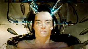 Emma Stone in una scena di Poor Things di Yorgos Lanthimos.